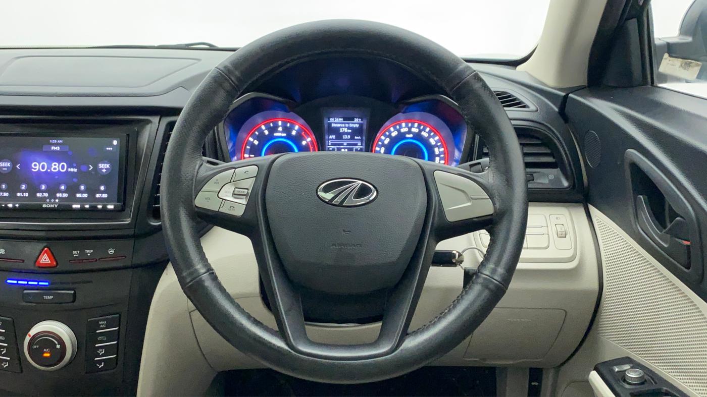 2021 Mahindra XUV300 1.2 W6 AT, Petrol, Automatic, 22,757 km, Steering Wheel Close Up