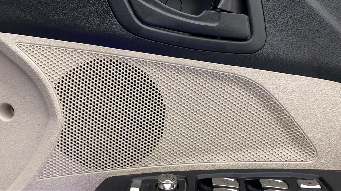 2021 Mahindra XUV300 1.2 W6 AT, Petrol, Automatic, 22,757 km, Speaker