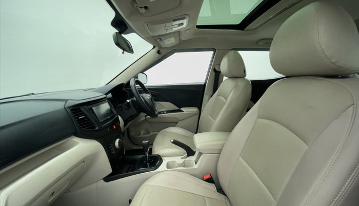 2021 Mahindra XUV300 1.2 W6 AT, Petrol, Automatic, 22,757 km, Right Side Front Door Cabin