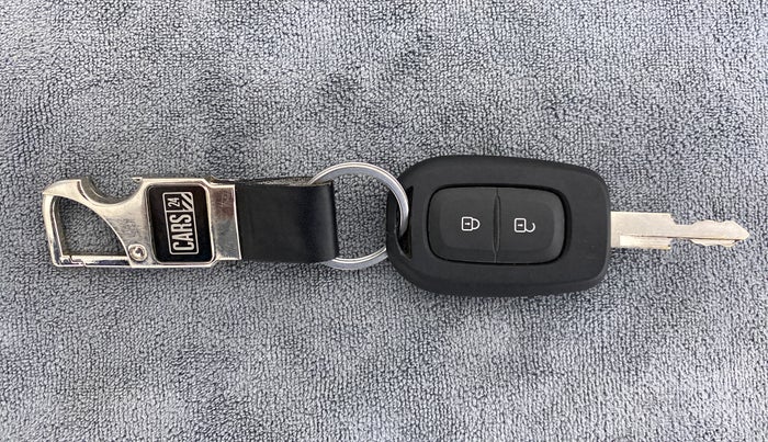 2019 Renault Kwid RXT 1.0 EASY-R AT OPTION, Petrol, Automatic, 556 km, Key Close Up