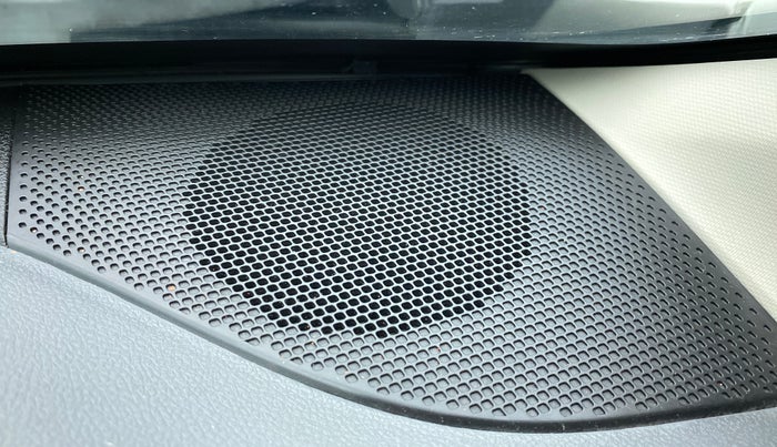 2019 Renault Kwid RXT 1.0 EASY-R AT OPTION, Petrol, Automatic, 556 km, Speaker