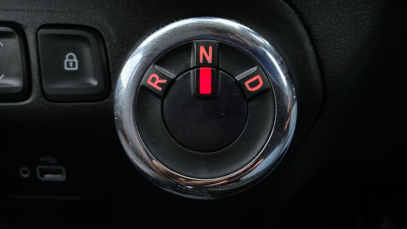 2019 Renault Kwid RXT 1.0 EASY-R AT OPTION, Petrol, Automatic, 556 km, Gear Lever