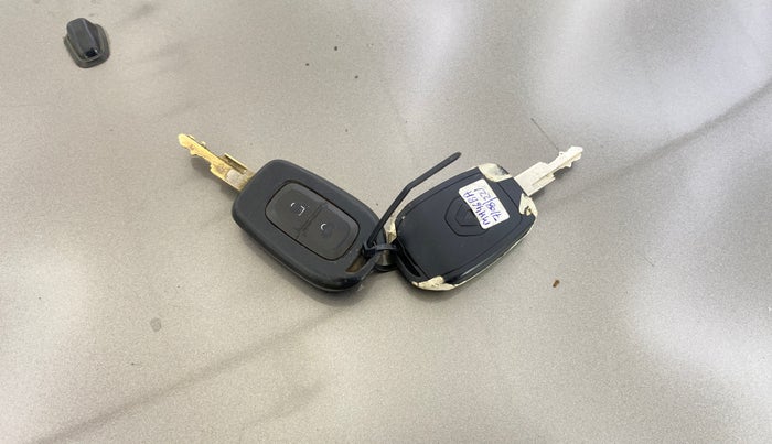 2017 Renault Kwid RXT 0.8, Petrol, Manual, 36,124 km, Key Close Up