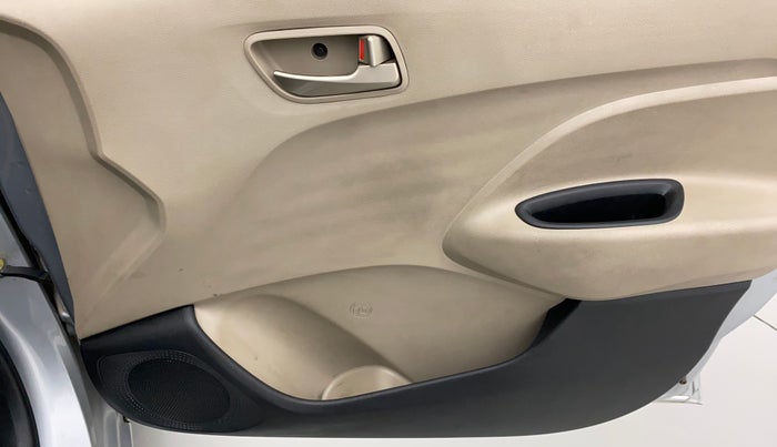 2019 Hyundai NEW SANTRO SPORTZ CNG, CNG, Manual, 79,980 km, Driver Side Door Panels Control
