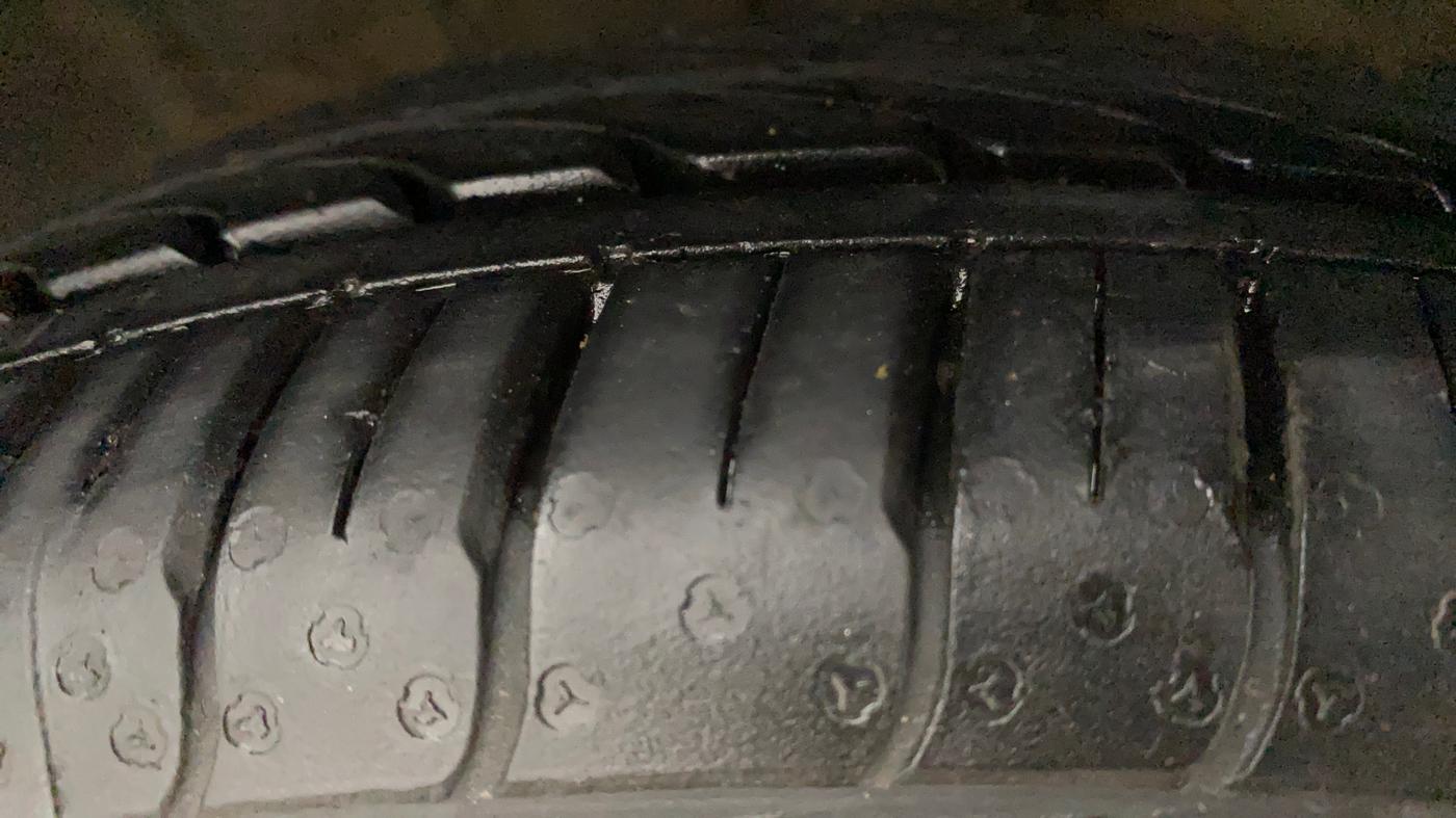2019 Hyundai NEW SANTRO SPORTZ CNG, CNG, Manual, 79,980 km, Right Front Tyre Tread