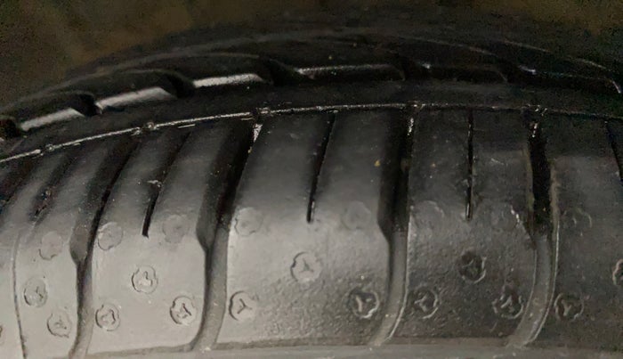 2019 Hyundai NEW SANTRO SPORTZ CNG, CNG, Manual, 79,980 km, Right Front Tyre Tread