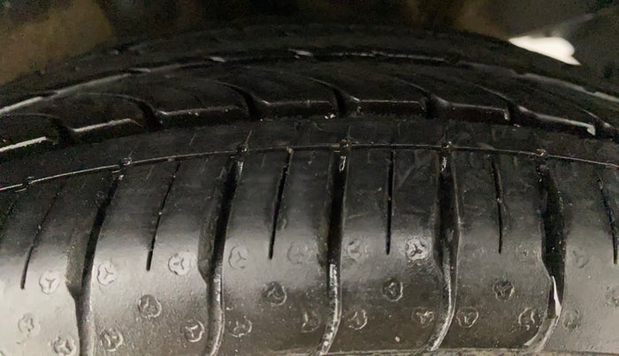 2019 Hyundai NEW SANTRO SPORTZ CNG, CNG, Manual, 79,980 km, Left Rear Tyre Tread