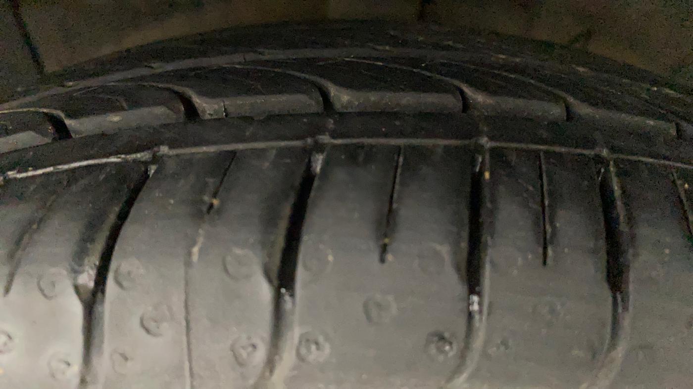 2019 Hyundai NEW SANTRO SPORTZ CNG, CNG, Manual, 79,980 km, Left Front Tyre Tread
