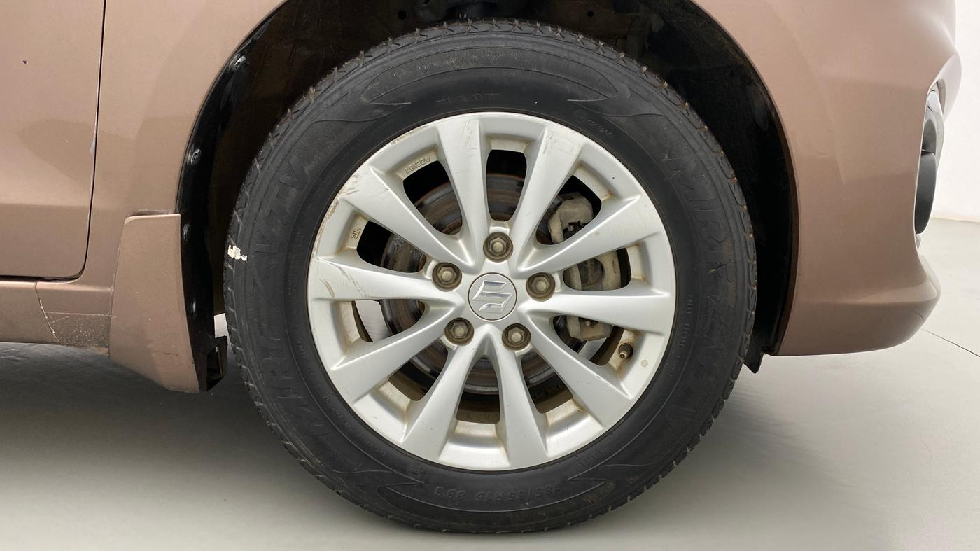 2013 Maruti Ertiga ZXI, Petrol, Manual, 50,958 km, Right Front Wheel