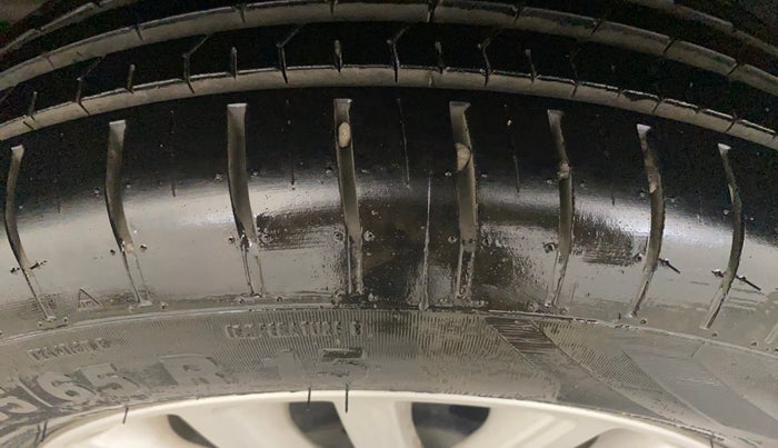 2023 Maruti Dzire ZXI, Petrol, Manual, 3,745 km, Right Rear Tyre Tread