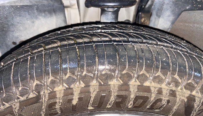 2022 Renault TRIBER RXT AMT, Petrol, Automatic, 44,102 km, Left Front Tyre Tread