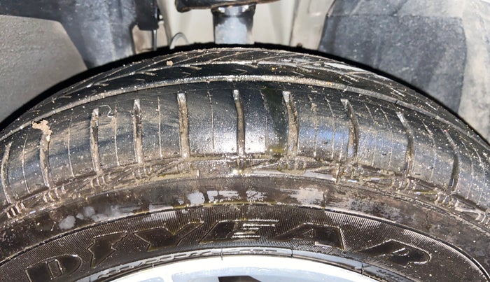 2022 Renault TRIBER RXT AMT, Petrol, Automatic, 44,102 km, Right Front Tyre Tread