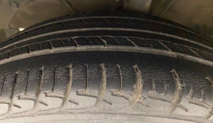 2017 Maruti Baleno DELTA CVT PETROL 1.2, Petrol, Automatic, 40,733 km, Left Front Tyre Tread