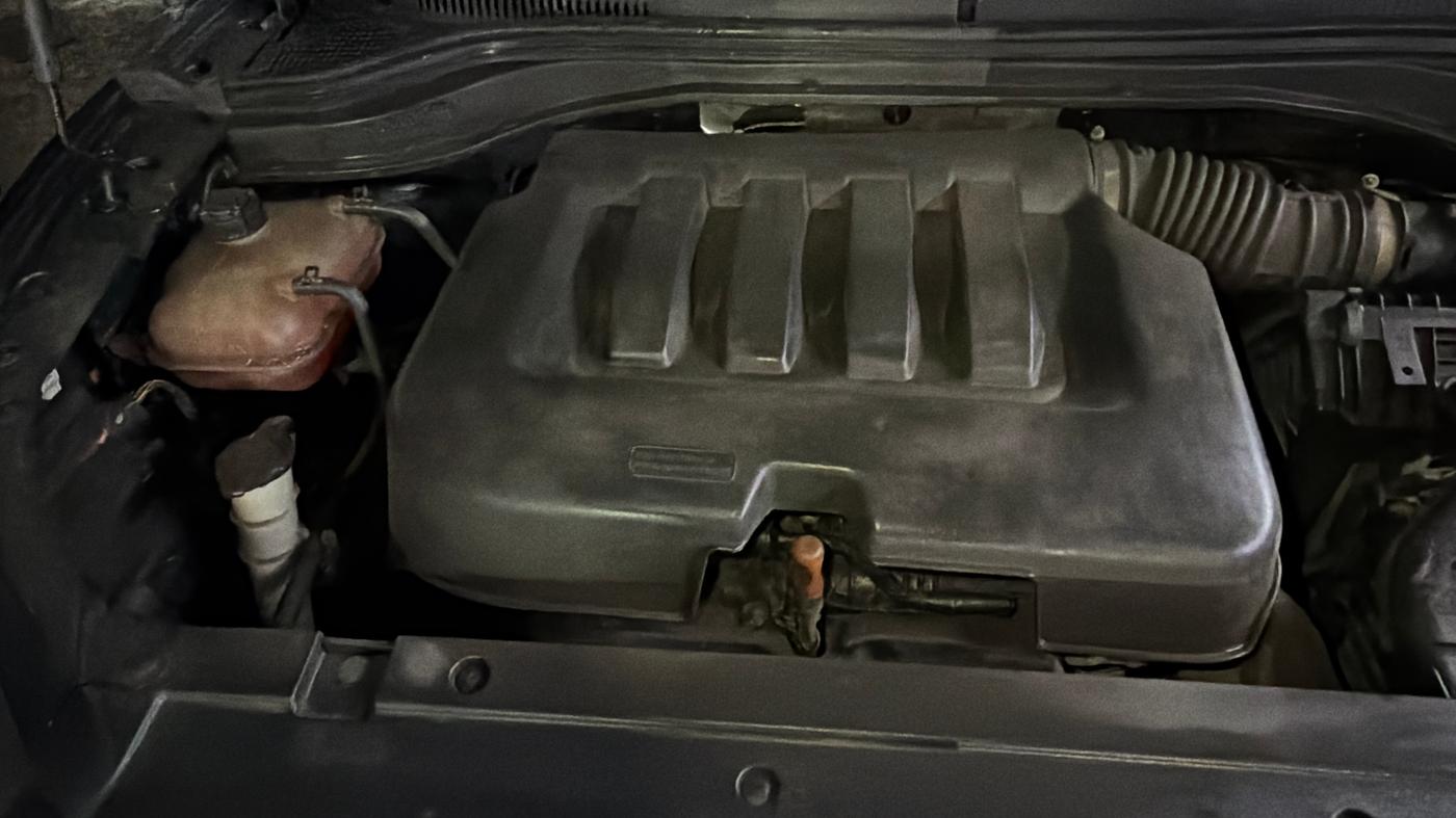 2022 Mahindra XUV700 AX 5 P AT 5 STR, Petrol, Automatic, 53,521 km, Engine View - Right