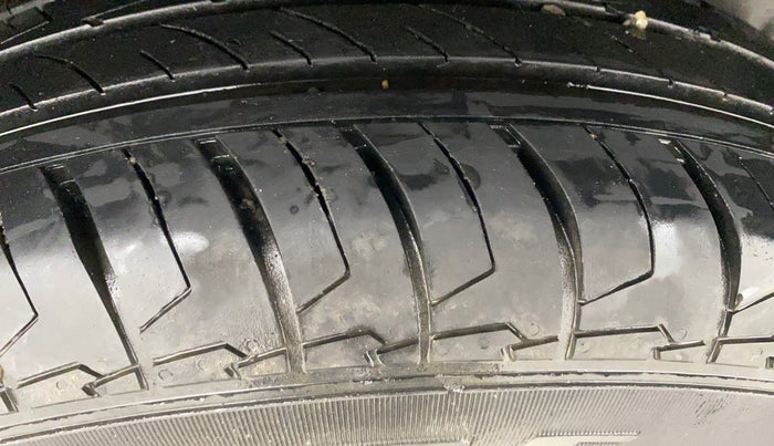 2023 Maruti Swift LXI, Petrol, Manual, 16,203 km, Right Rear Tyre Tread