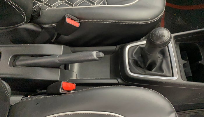 2023 Maruti Swift LXI, Petrol, Manual, 16,203 km, Gear Lever