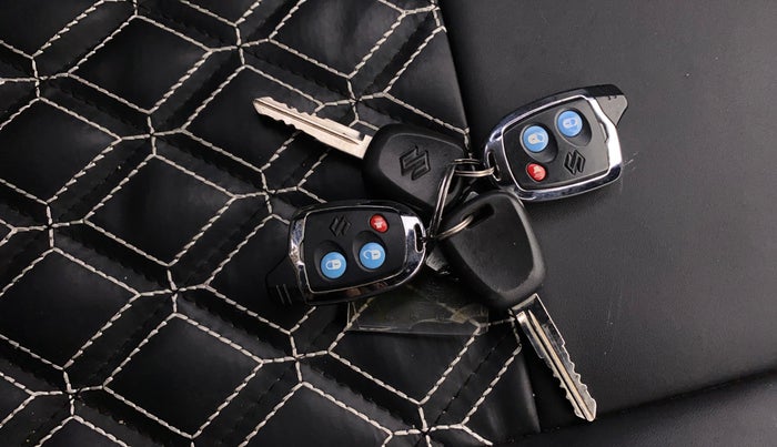 2023 Maruti Swift LXI, Petrol, Manual, 16,203 km, Key Close Up