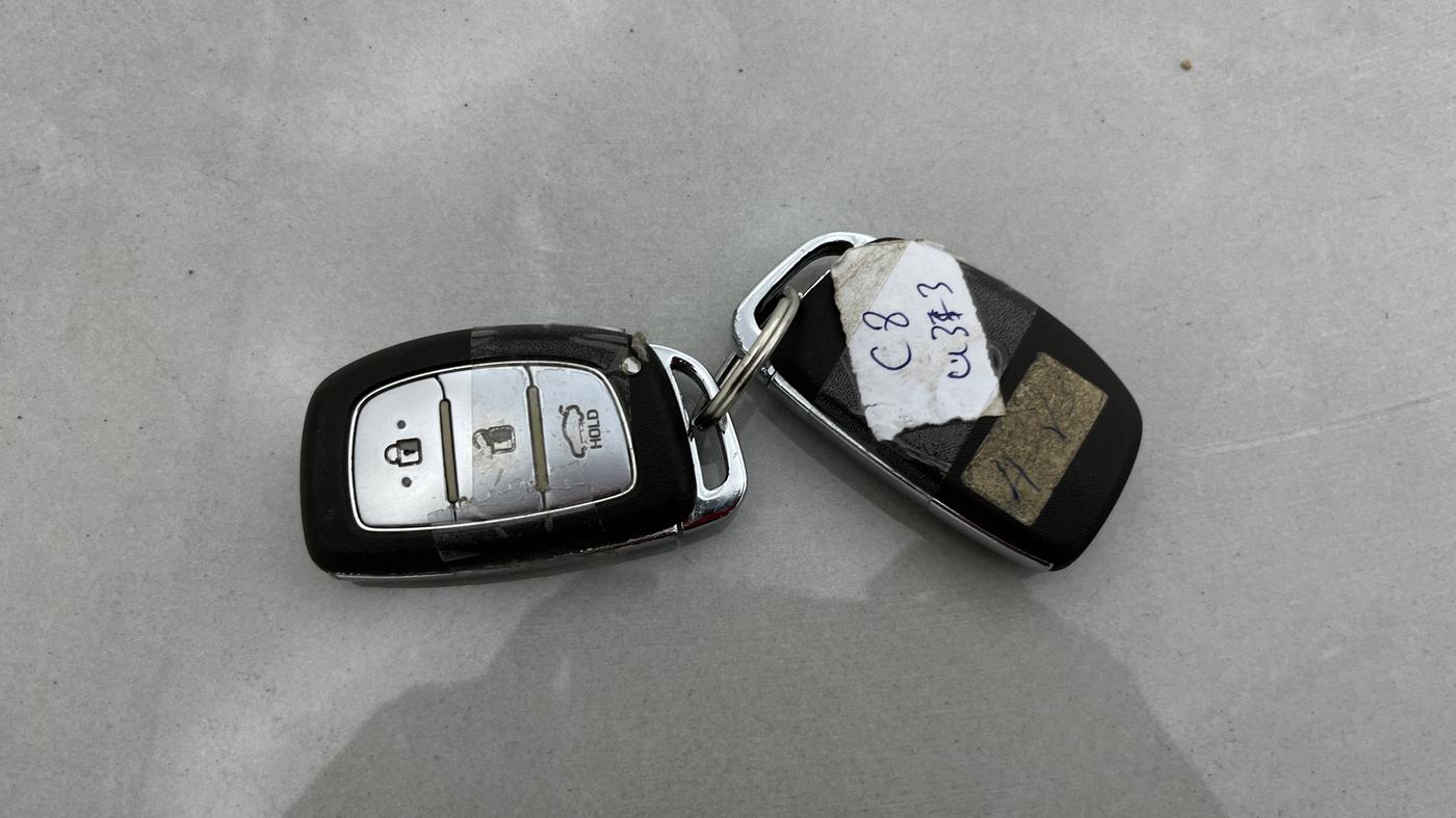 2015 Hyundai Xcent SX AT 1.2 (O), Petrol, Automatic, 63,320 km, Key Close Up