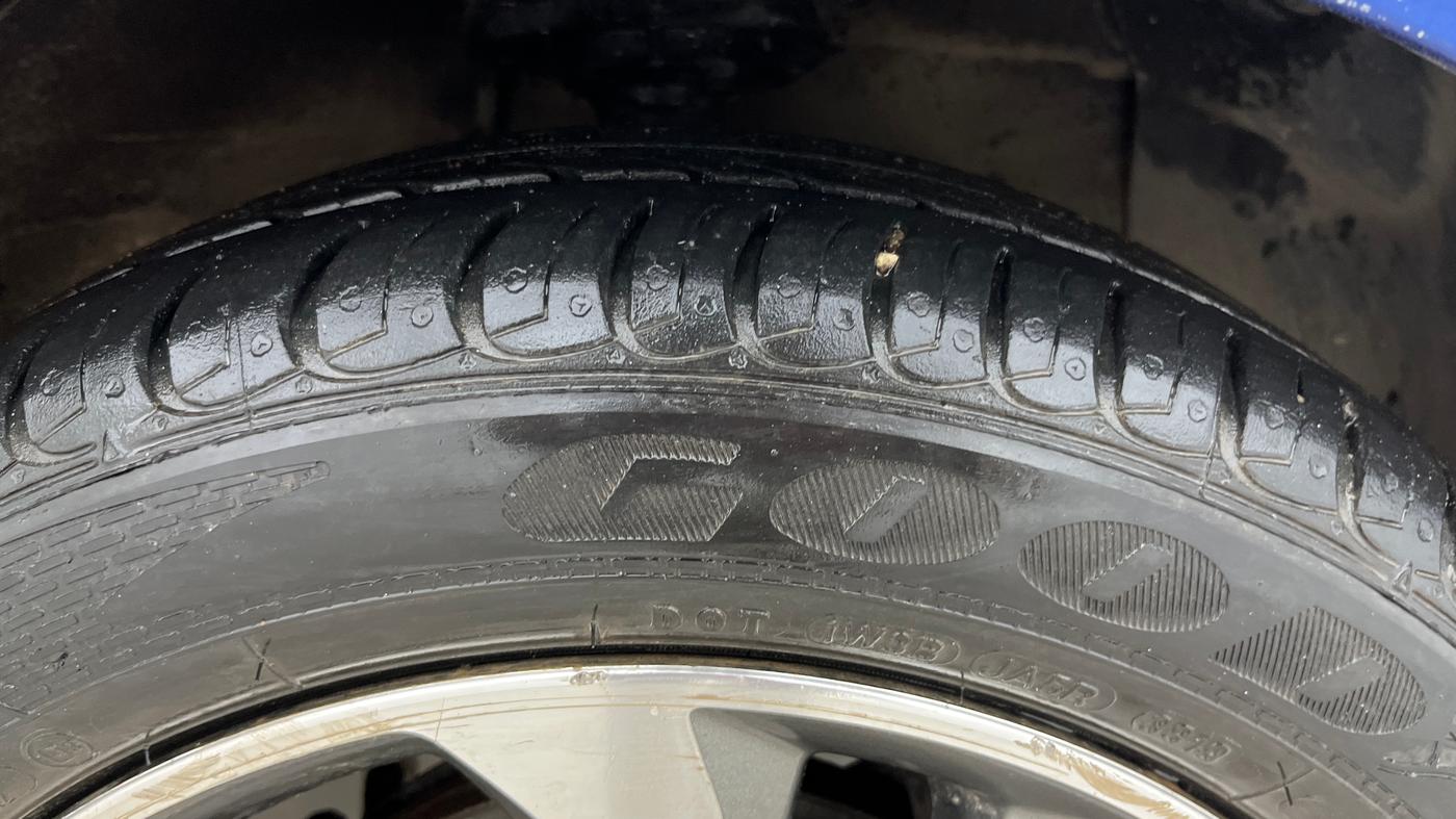 2015 Hyundai Xcent SX AT 1.2 (O), Petrol, Automatic, 63,320 km, Right Front Tyre Tread