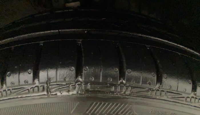 2017 Volkswagen Ameo HIGHLINE1.5L, Diesel, Manual, 59,726 km, Right Front Tyre Tread