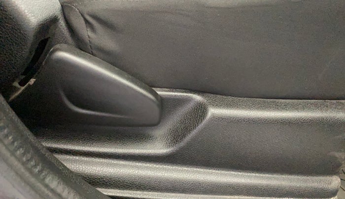 2022 Renault Kwid RXT 1.0 (O), Petrol, Manual, 22,735 km, Driver Side Adjustment Panel