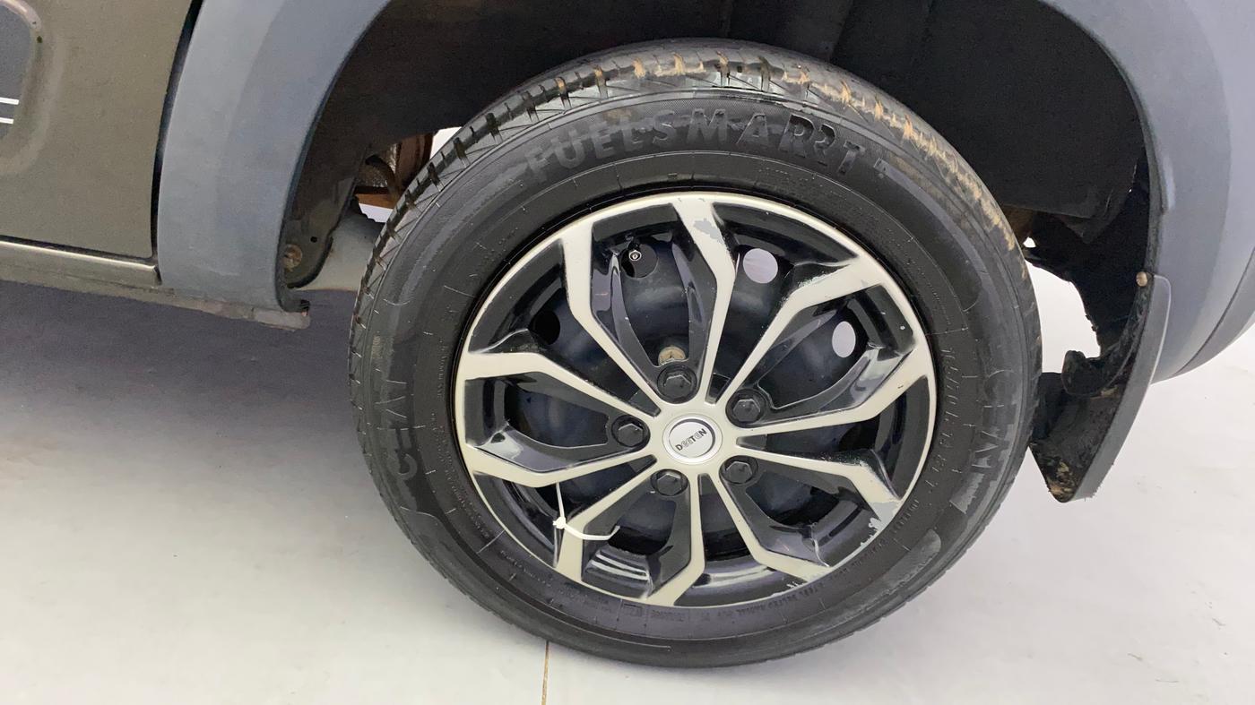 2022 Renault Kwid RXT 1.0 (O), Petrol, Manual, 22,735 km, Left Rear Wheel