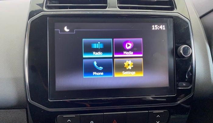 2022 Renault Kwid RXT 1.0 (O), Petrol, Manual, 22,735 km, Infotainment System