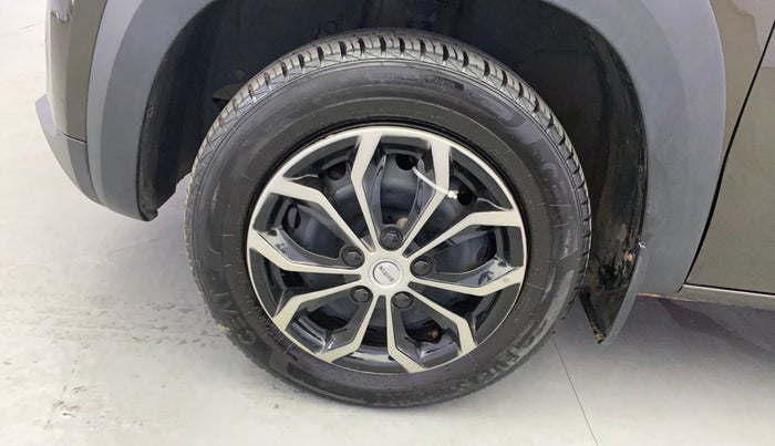 2022 Renault Kwid RXT 1.0 (O), Petrol, Manual, 22,735 km, Left Front Wheel