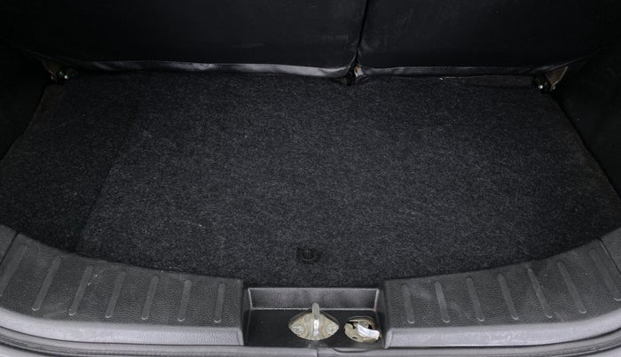 2014 Maruti Wagon R 1.0 VXI, Petrol, Manual, 61,882 km, Boot Inside