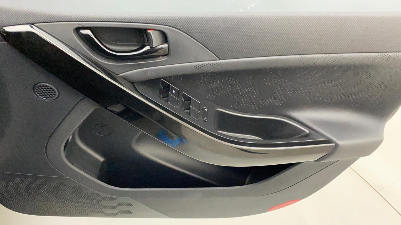 2022 Tata NEXON XZ PLUS (O) DIESEL DARK EDITION, Diesel, Manual, 14,434 km, Driver Side Door Panels Control