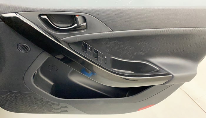 2022 Tata NEXON XZ PLUS (O) DIESEL DARK EDITION, Diesel, Manual, 14,434 km, Driver Side Door Panels Control