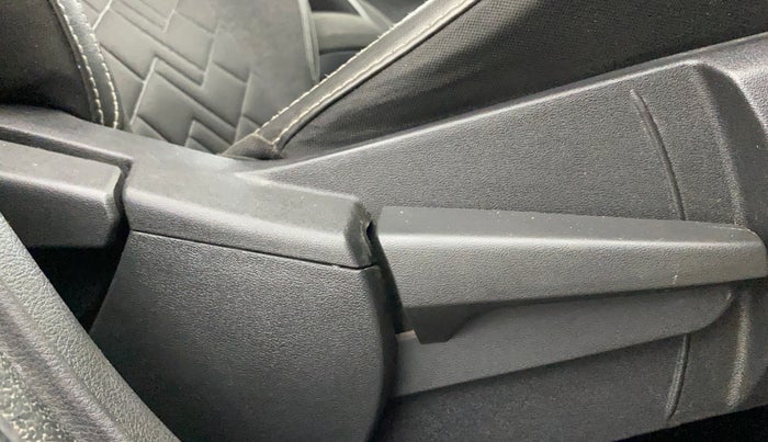 2021 Nissan MAGNITE XV TURBO CVT, Petrol, Automatic, 75,065 km, Driver Side Adjustment Panel