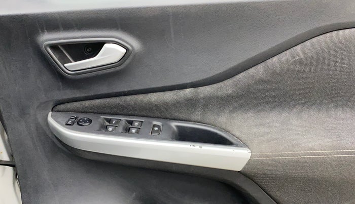 2021 Nissan MAGNITE XV TURBO CVT, Petrol, Automatic, 75,065 km, Driver Side Door Panels Control