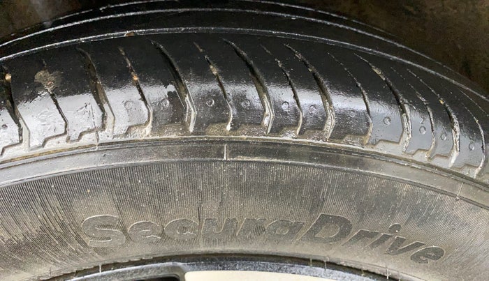 2021 Nissan MAGNITE XV TURBO CVT, Petrol, Automatic, 75,065 km, Right Rear Tyre Tread