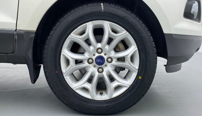 2016 Ford Ecosport 1.5 TITANIUM TI VCT AT, Petrol, Automatic, 13,556 km, Right Front Wheel