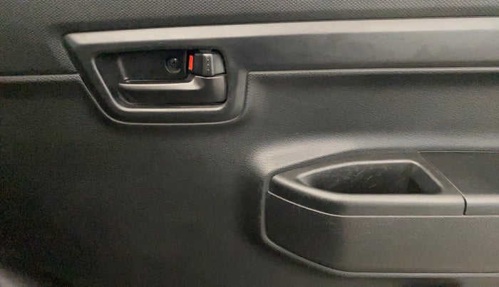 2024 Maruti S PRESSO VXI S-CNG, CNG, Manual, 43,628 km, Driver Side Door Panels Control