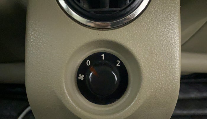 2014 Nissan Terrano XV 110 DIESEL, Diesel, Manual, 46,875 km, Rear AC Temperature Control