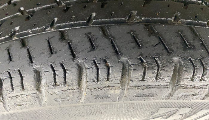 2014 Maruti Alto K10 VXI, Petrol, Manual, 90,176 km, Left Rear Tyre Tread