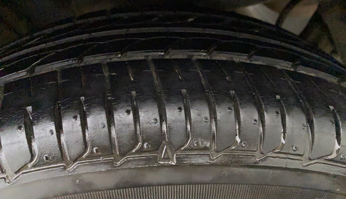 2018 Hyundai Elite i20 MAGNA EXECUTIVE 1.2, Petrol, Manual, 37,132 km, Left Rear Tyre Tread