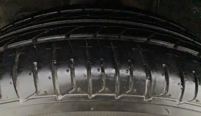 2018 Hyundai Elite i20 MAGNA EXECUTIVE 1.2, Petrol, Manual, 37,132 km, Right Front Tyre Tread