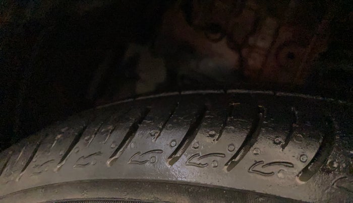 2017 Toyota Etios CROSS 1.2 G, Petrol, Manual, 82,513 km, Left Front Tyre Tread