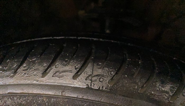 2017 Toyota Etios CROSS 1.2 G, Petrol, Manual, 82,513 km, Right Front Tyre Tread