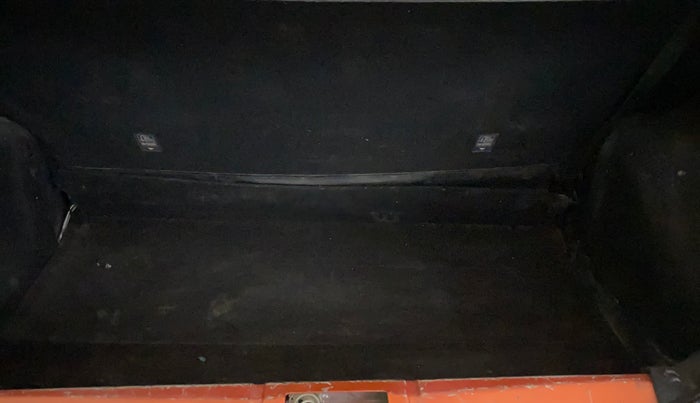 2017 Toyota Etios CROSS 1.2 G, Petrol, Manual, 82,513 km, Boot Inside