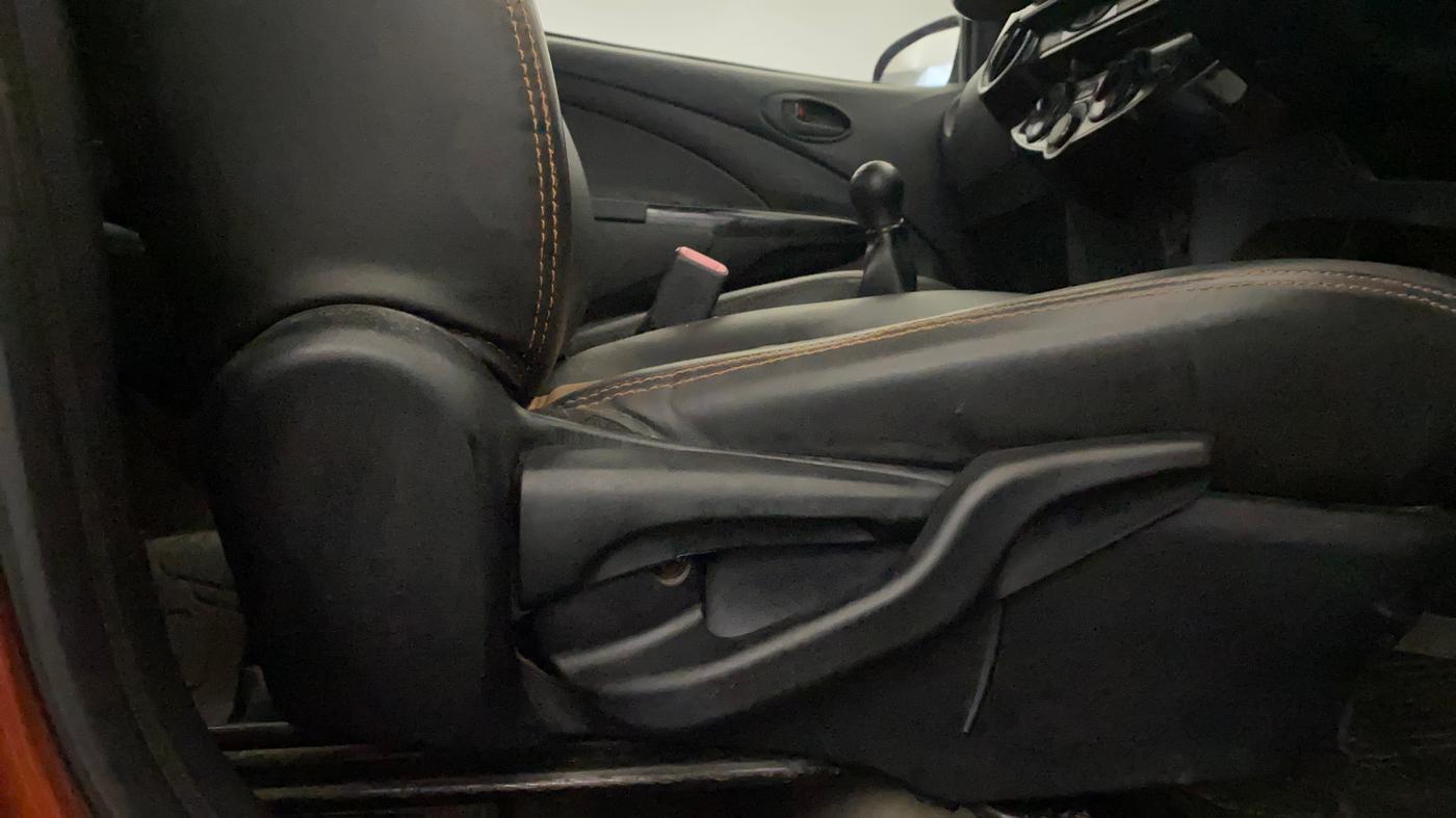 2017 Toyota Etios CROSS 1.2 G, Petrol, Manual, 82,513 km, Driver Side Adjustment Panel