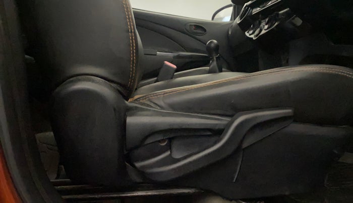 2017 Toyota Etios CROSS 1.2 G, Petrol, Manual, 82,513 km, Driver Side Adjustment Panel