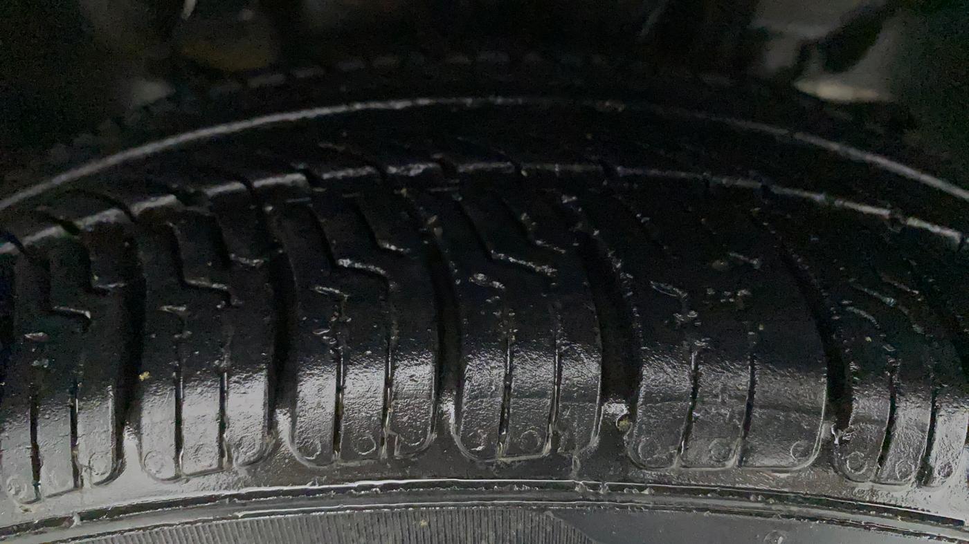 2017 Tata TIGOR XT PETROL, Petrol, Manual, 81,885 km, Right Front Tyre Tread