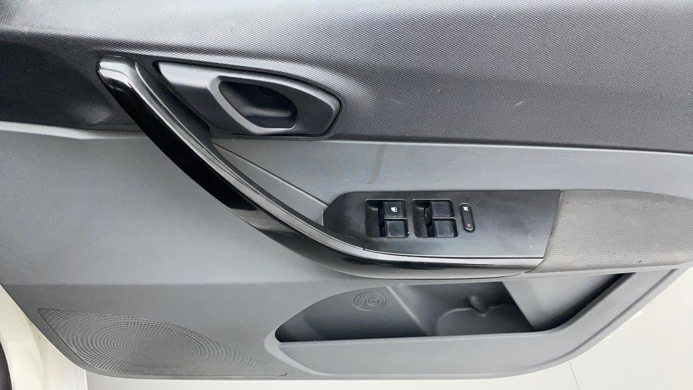 2017 Tata TIGOR XT PETROL, Petrol, Manual, 81,885 km, Driver Side Door Panels Control