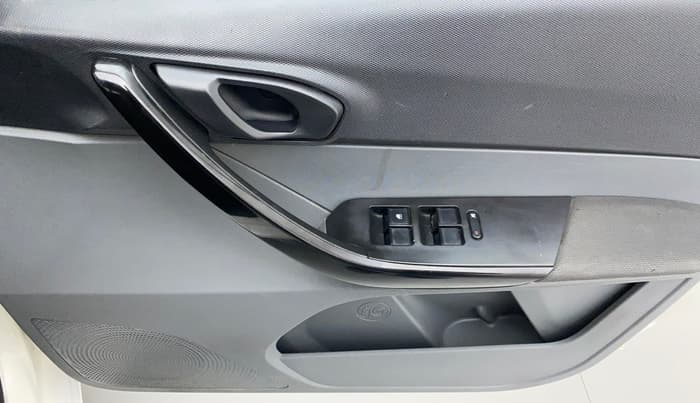 2017 Tata TIGOR XT PETROL, Petrol, Manual, 81,885 km, Driver Side Door Panels Control