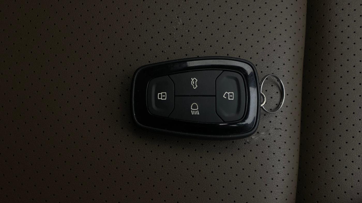 2019 Tata Harrier XZ 2.0L, Diesel, Manual, 84,869 km, Key Close Up