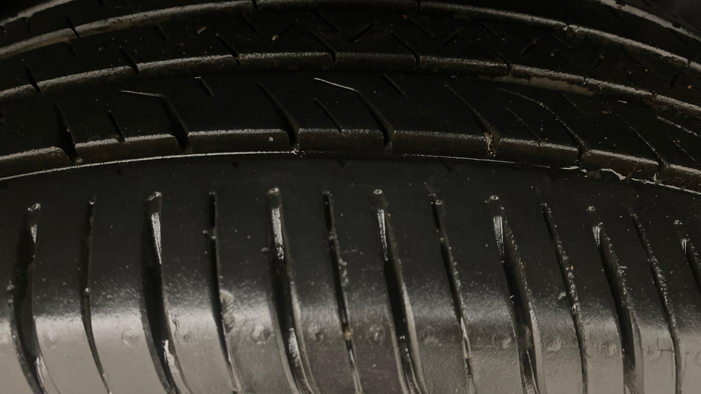 2019 Tata Harrier XZ 2.0L, Diesel, Manual, 84,869 km, Left Rear Tyre Tread